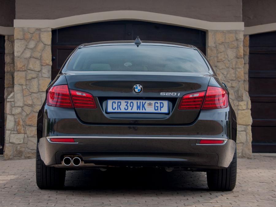  BMW 520i Sedan Luxury Line 2013 года  (ZA) (фото 19 из 20)